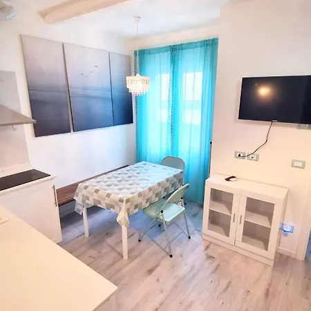 Il Pesce Fuor D'acqua Πανσιόν 3*