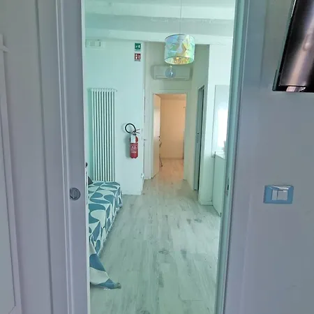 Il Pesce Fuor D'acqua 3* Iesi